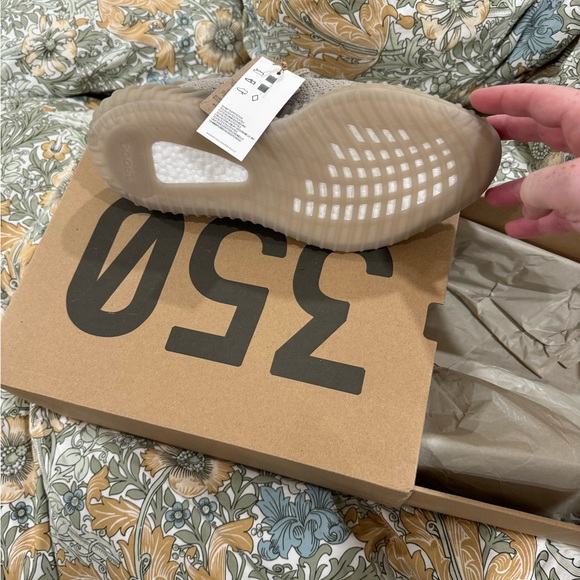 Yeezy boost 350 V2 - Picture 3 of 5